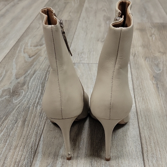 Schutz Size 6 Cream Ankle Boots With Stiletto Heel - Picture 6 of 8